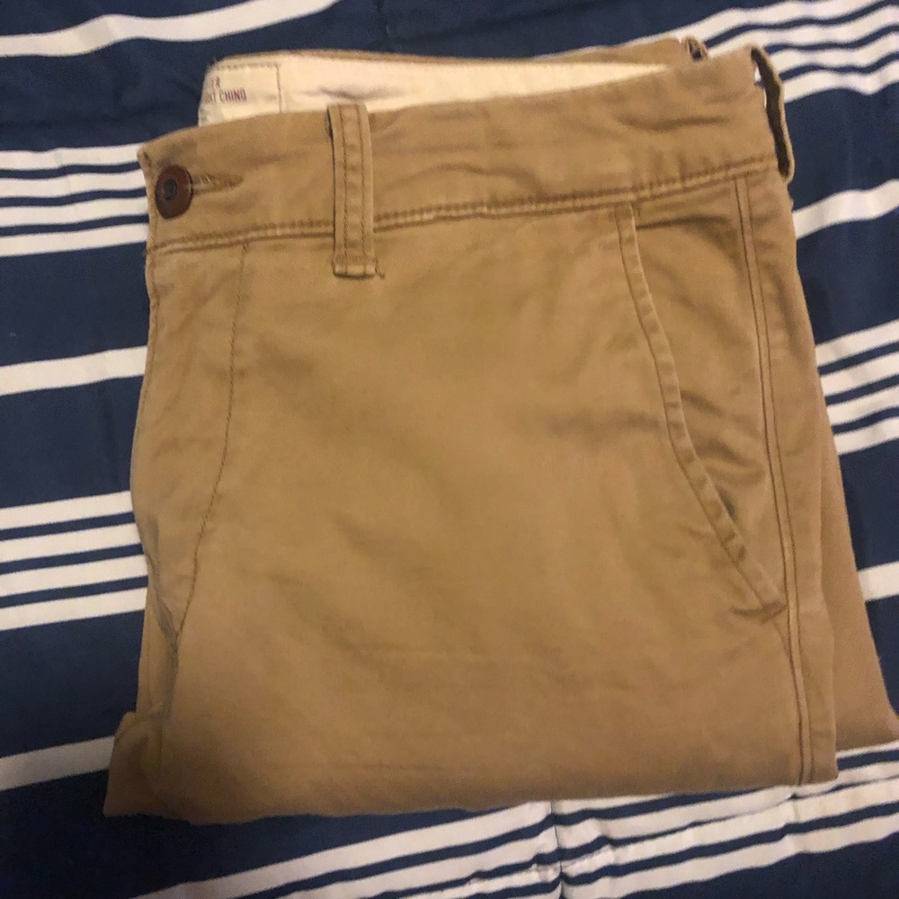 Hollister slim straight chino khaki 32x32
